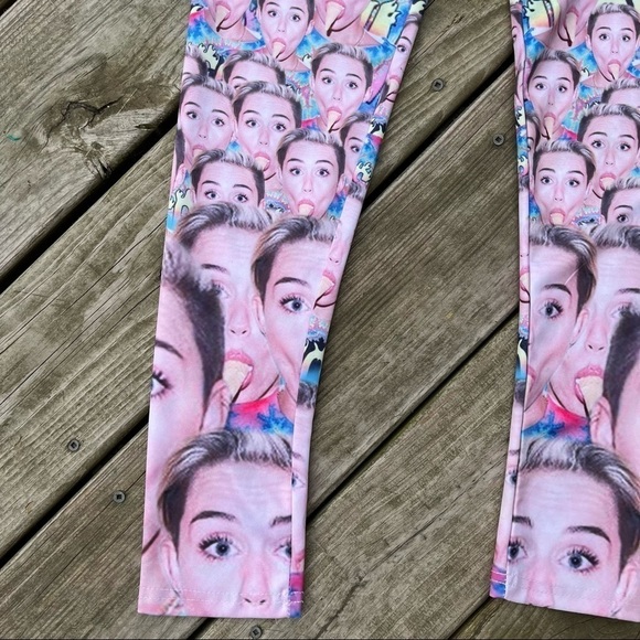 Rare Miley Cyrus Bangerz Tour Ice Cream Leggings Size S - Picture 2 of 8
